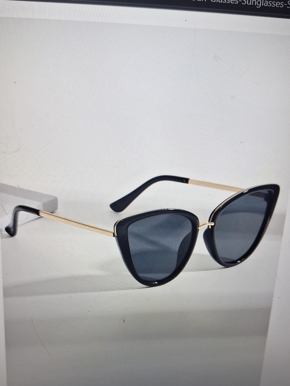 Classic Black Cat-Eye Sunglasses with Gold Temples